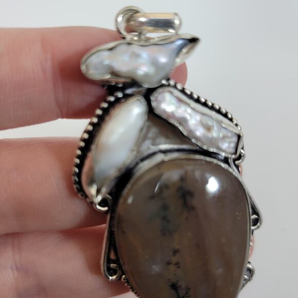 Handmade Silver Pendant with Dendritic Agate and Red Garnets in Bezel Setting - Picture 7 of 10